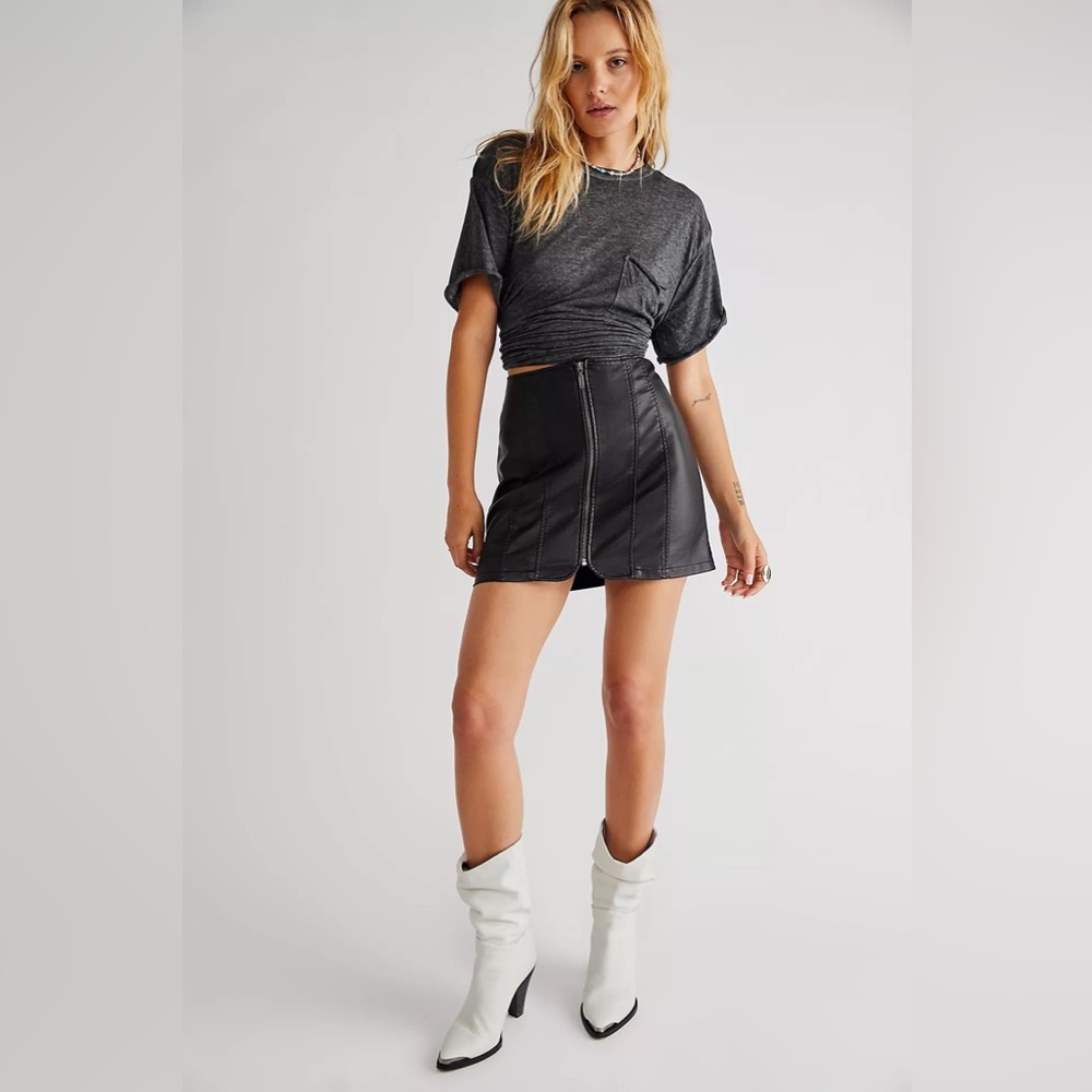 🌻🆕FREE PEOPLE Layla Vegan Mini Skirt-Size 10 - Picture 3 of 16